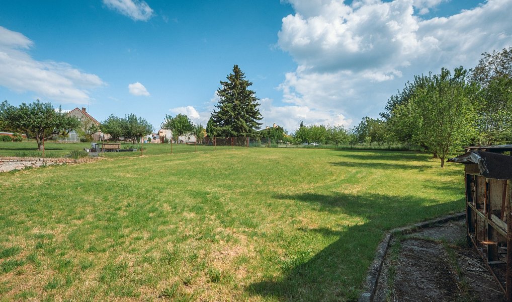 Prodej stavebního pozemku 1 085 m², Úhřetice – náhled fotky 17