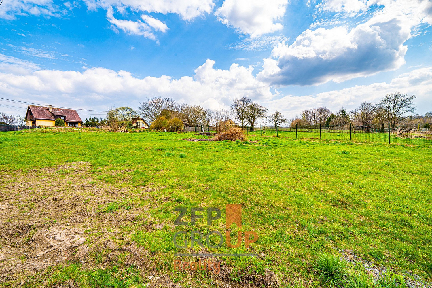 Prodej stavebního pozemku 2 296 m² – fotografie 4
