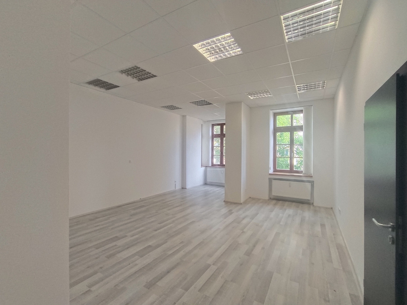 Pronájem kanceláře 87 m² – fotografie 4