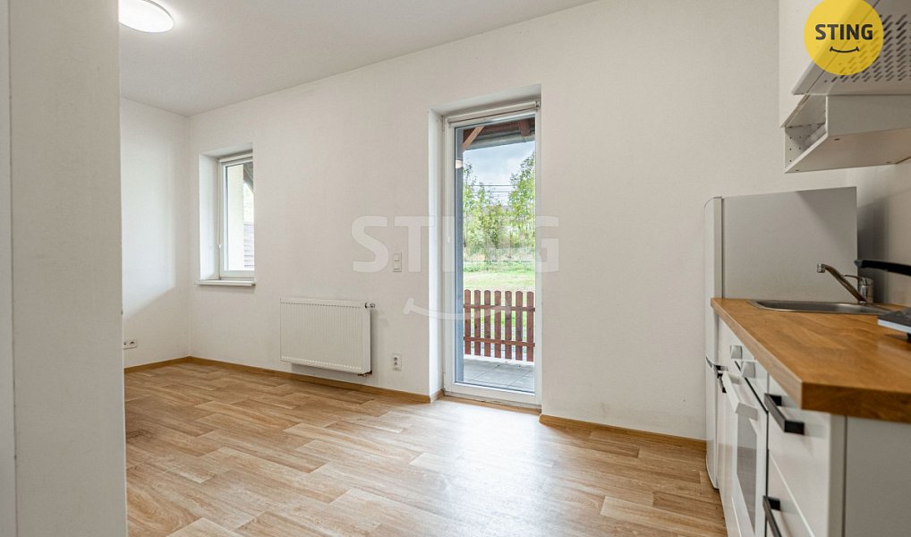 Prodej komerčního objektu (jiného typu) 650 m², Návsí – náhled fotky 10