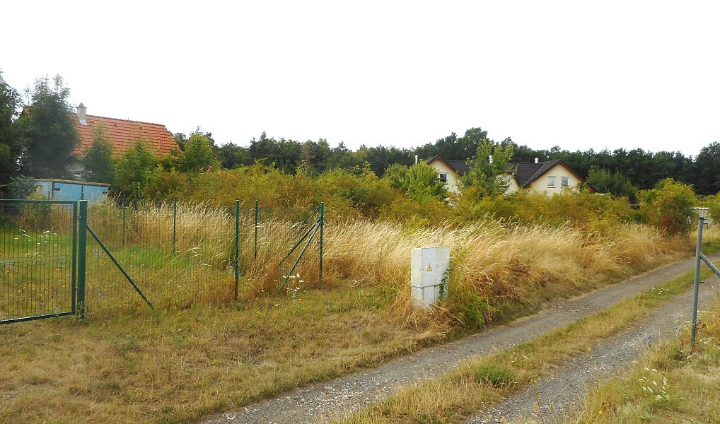 Prodej stavebního pozemku 500 m², Chbany – náhled fotky 3