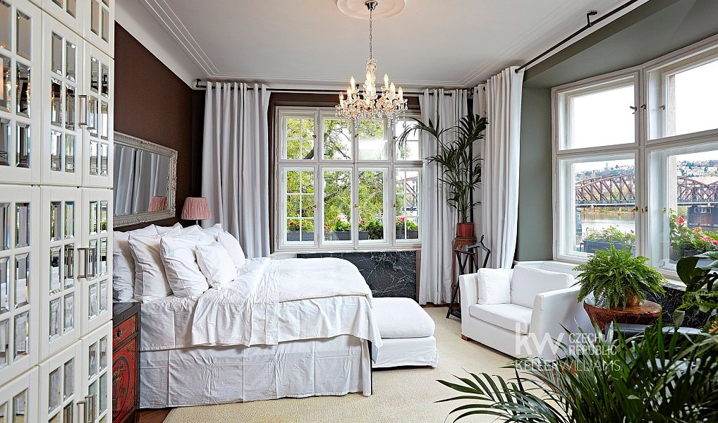 Pronájem bytu 4+1 150 m², Praha – náhled fotky 9