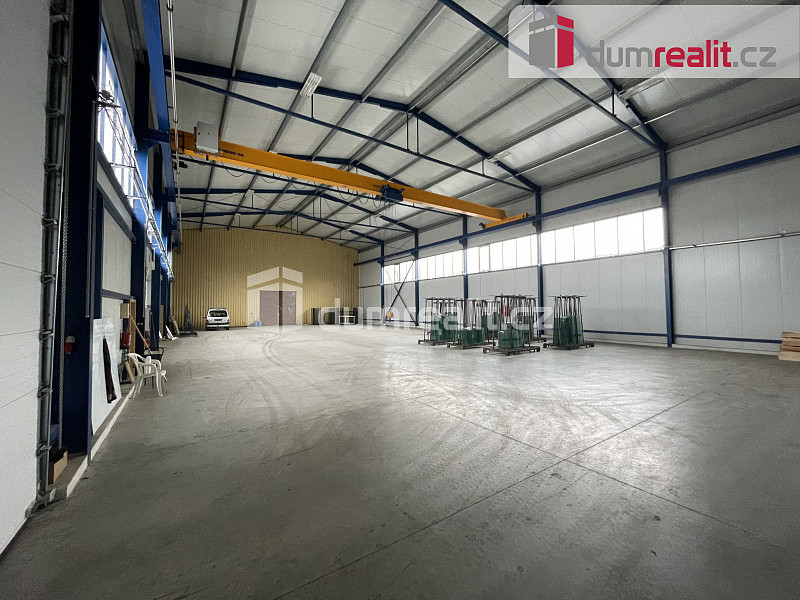 Pronájem výrobních prostor 677 m² — photo 2