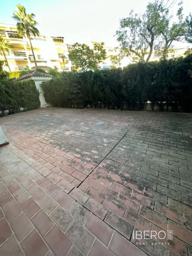 Pis 4+kk – Marbella, Nueva Andalucía - Vista 2