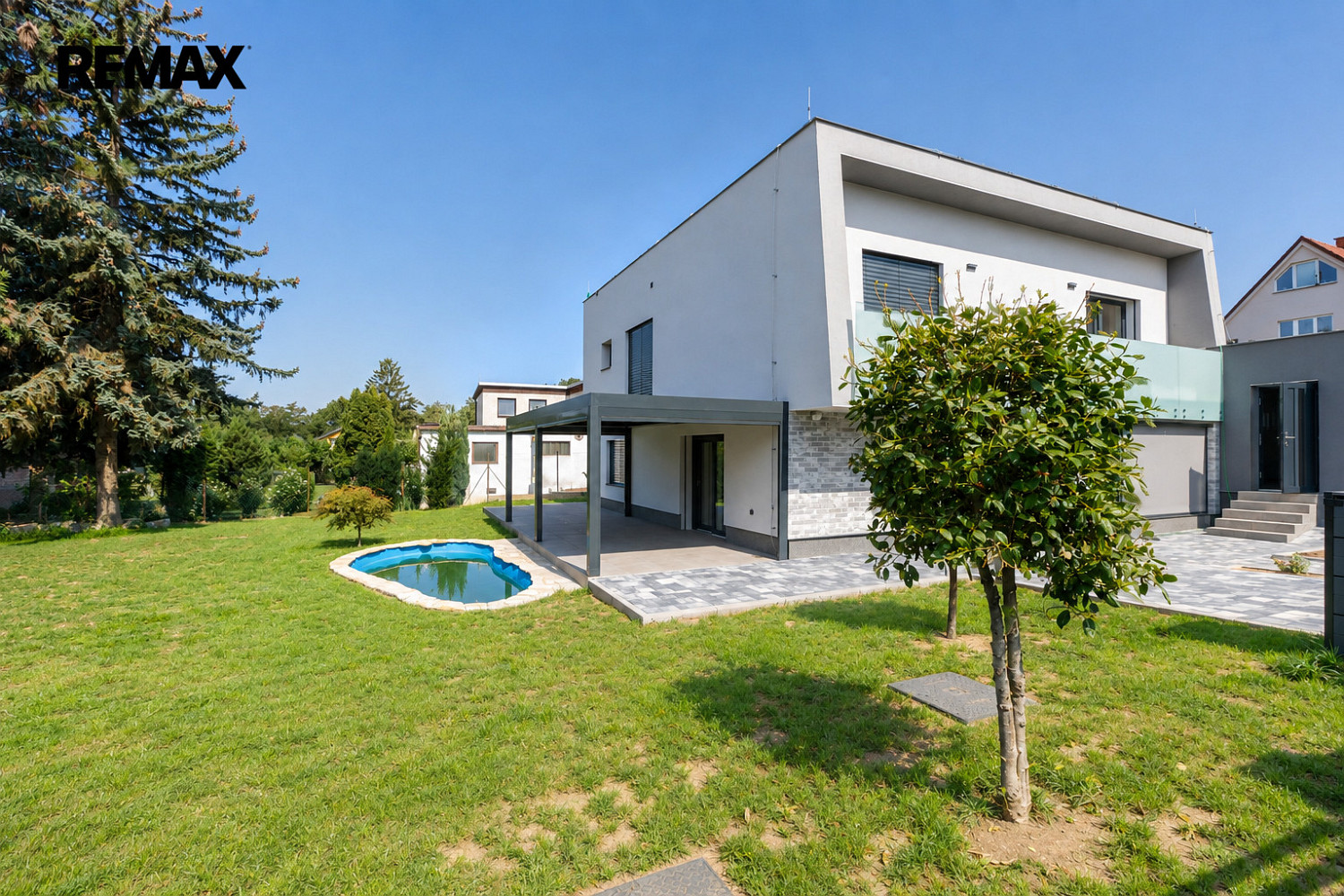 Prodej domu 244 m² s pozemkem 810 m² – fotografie 2