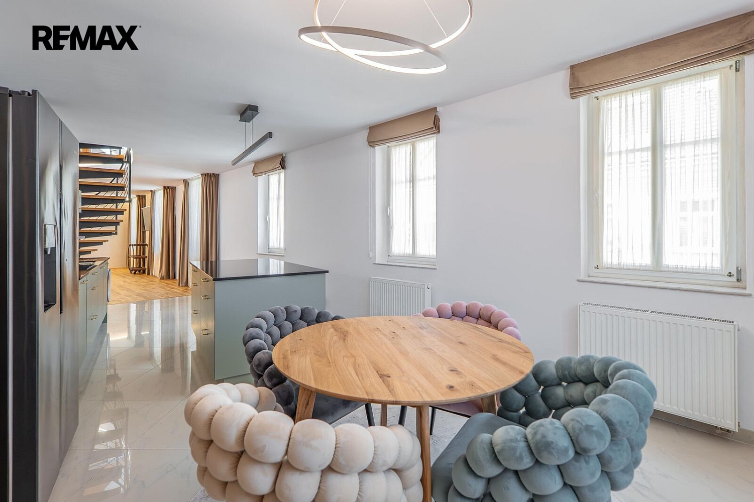 Pronájem bytu 4+kk 149 m² – fotografie 2