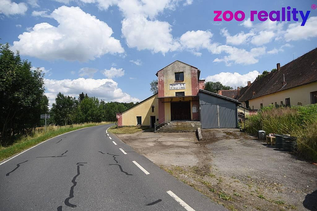 Prodej domu 1 065 m² s pozemkem 1 045 m²