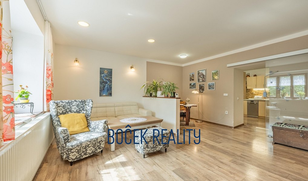 Prodej domu 211 m² s pozemkem 1 356 m², Sýkořice – náhled fotky 8