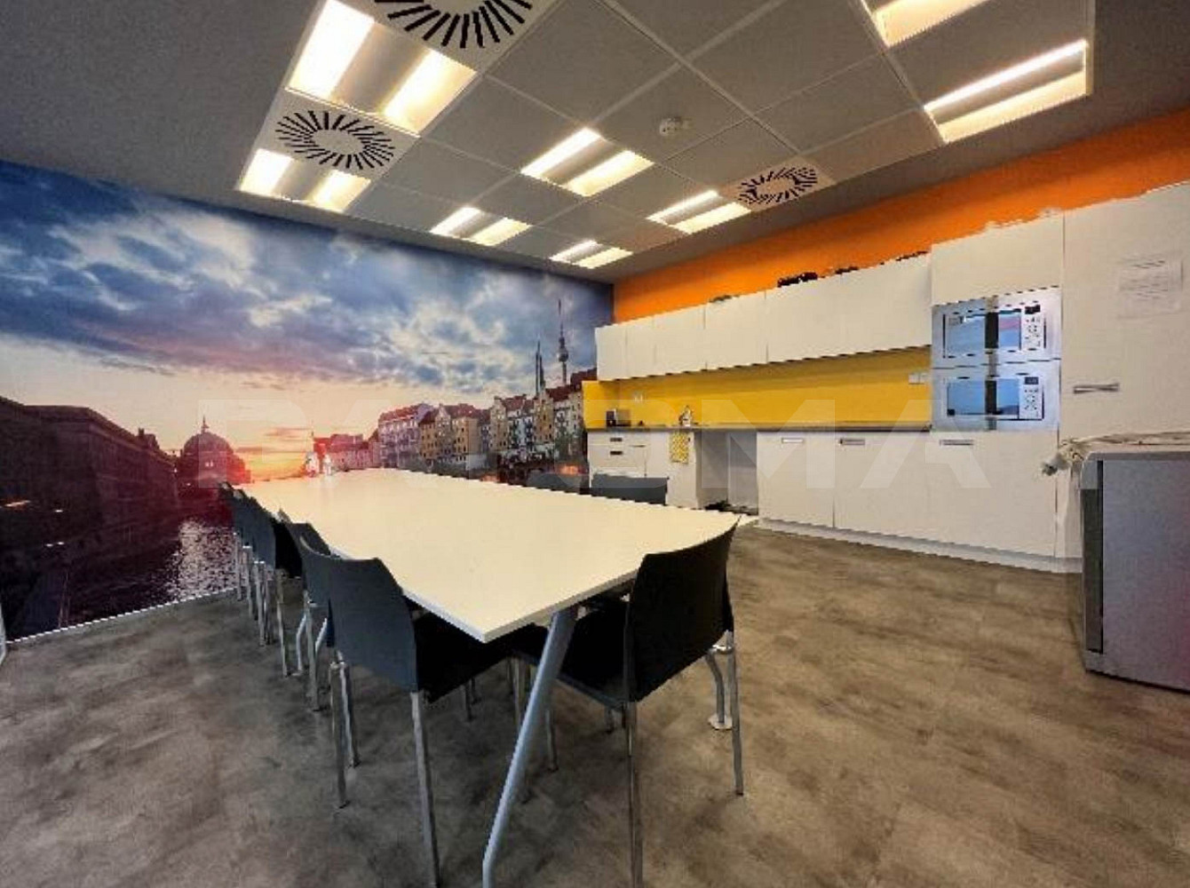 Pronájem kanceláře 484 m² – fotografie 4