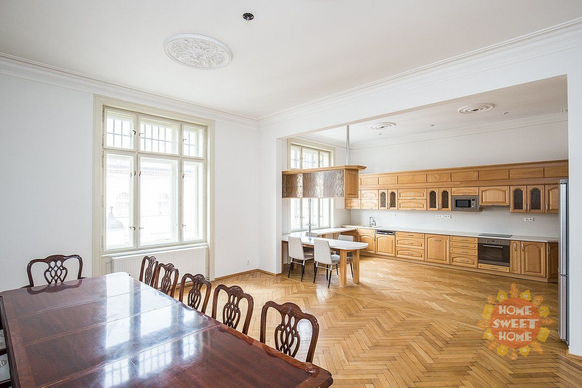 Pronájem bytu 5+1 197 m², Praha