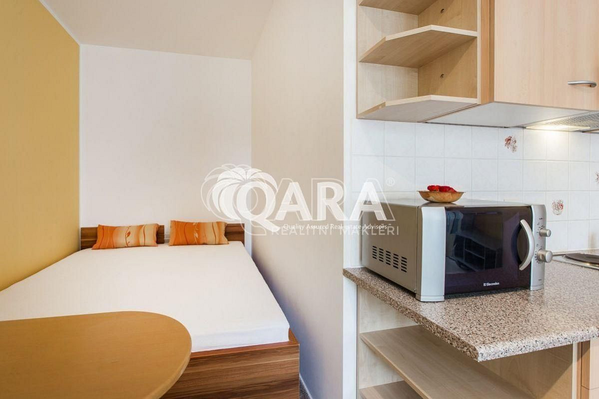 Pronájem bytu 1+kk 28 m² — photo 3