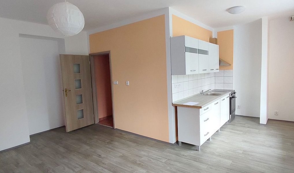 Pronájem bytu 2+kk 48 m², Cheb – náhled fotky 2
