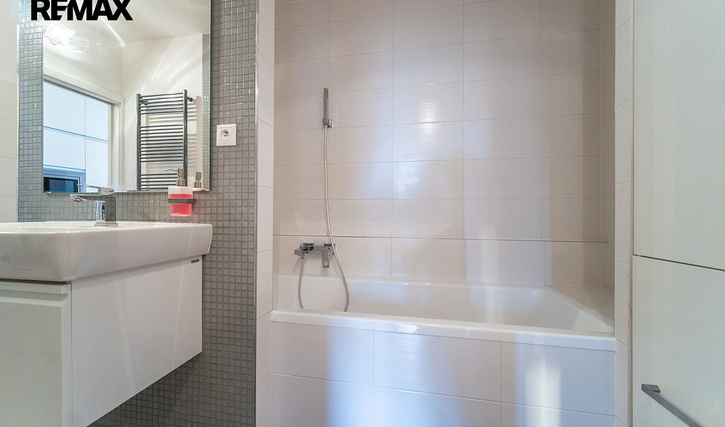 Pronájem bytu 2+kk 46 m², Praha – náhled fotky 12