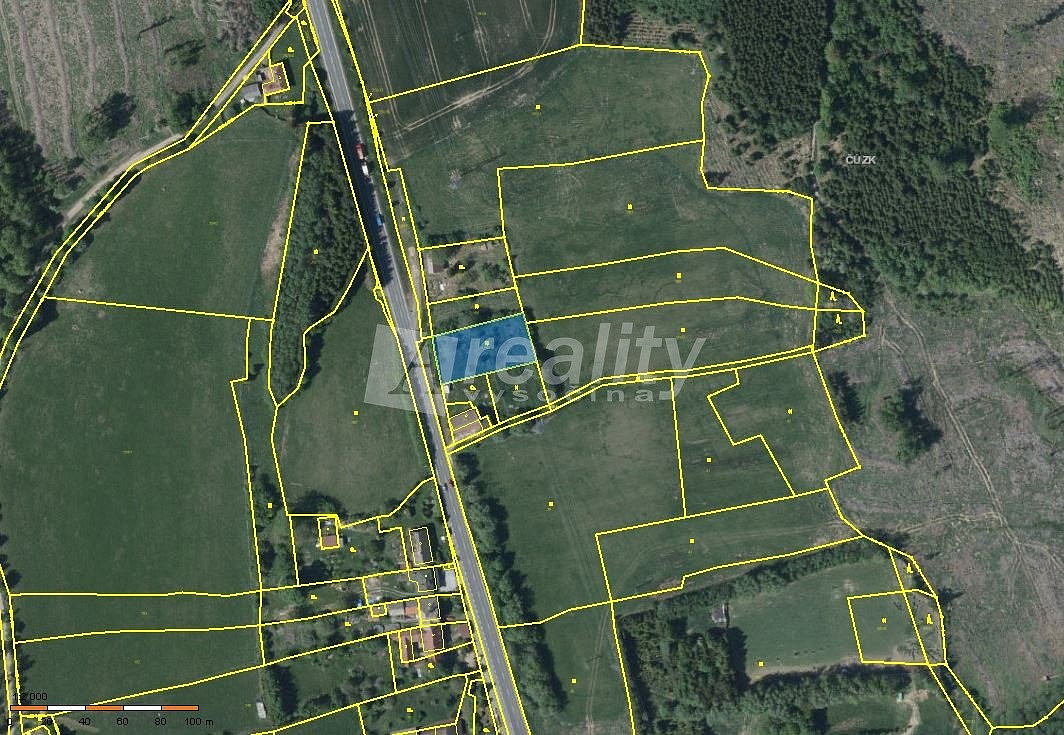 Prodej stavebního pozemku 1 268 m², Zašovice