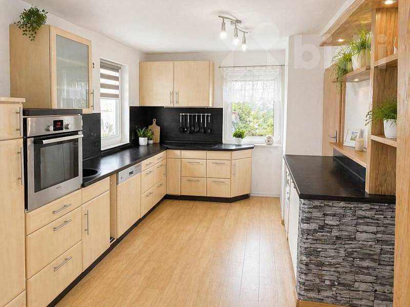 Prodej domu 180 m² s pozemkem 332 m² — photo 2