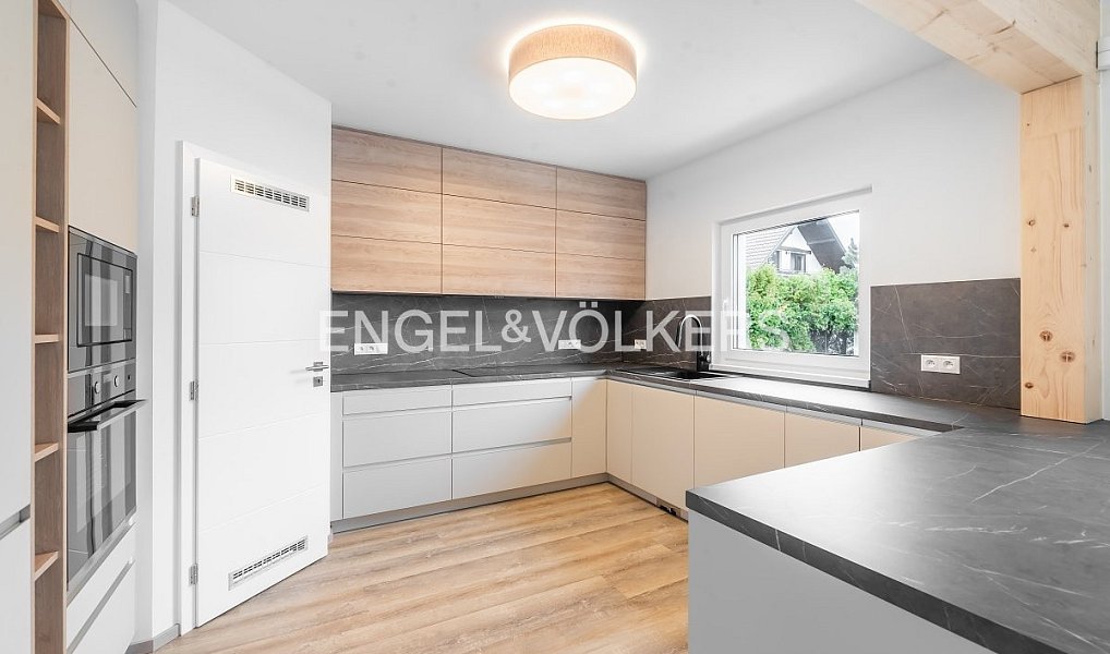 Pronájem domu 167 m² s pozemkem 662 m², Praha – náhled fotky 3