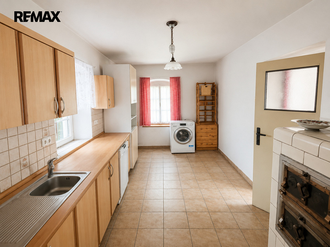 Prodej domu 200 m² s pozemkem 358 m² – fotografie 3