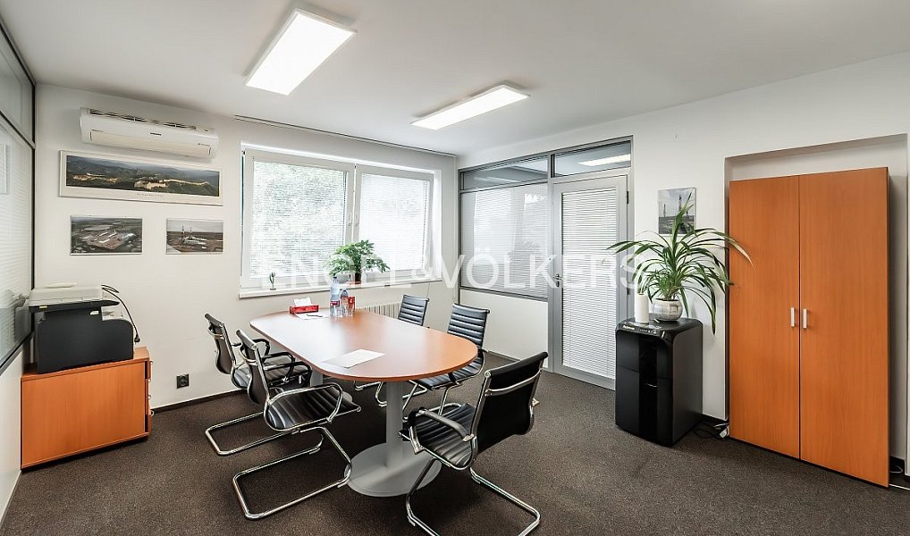 Pronájem kanceláře 700 m², Praha – náhled fotky 3