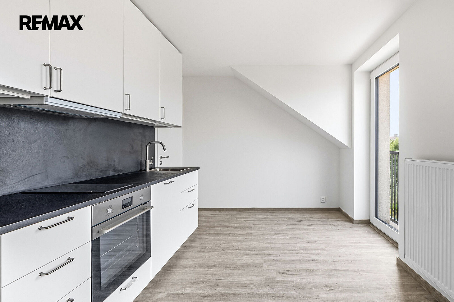 Pronájem bytu 2+kk 43 m² – fotografie 3
