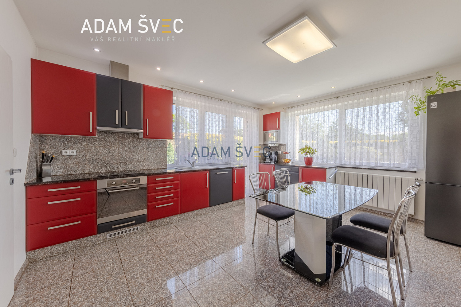 Prodej domu 359 m² s pozemkem 2 576 m² – fotografie 2