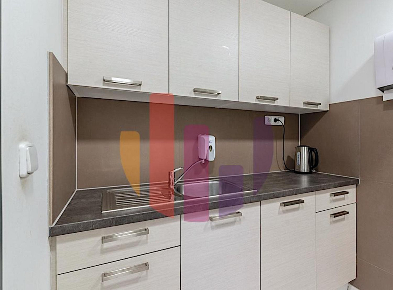 Pronájem obchodních prostor 258 m² — photo 5