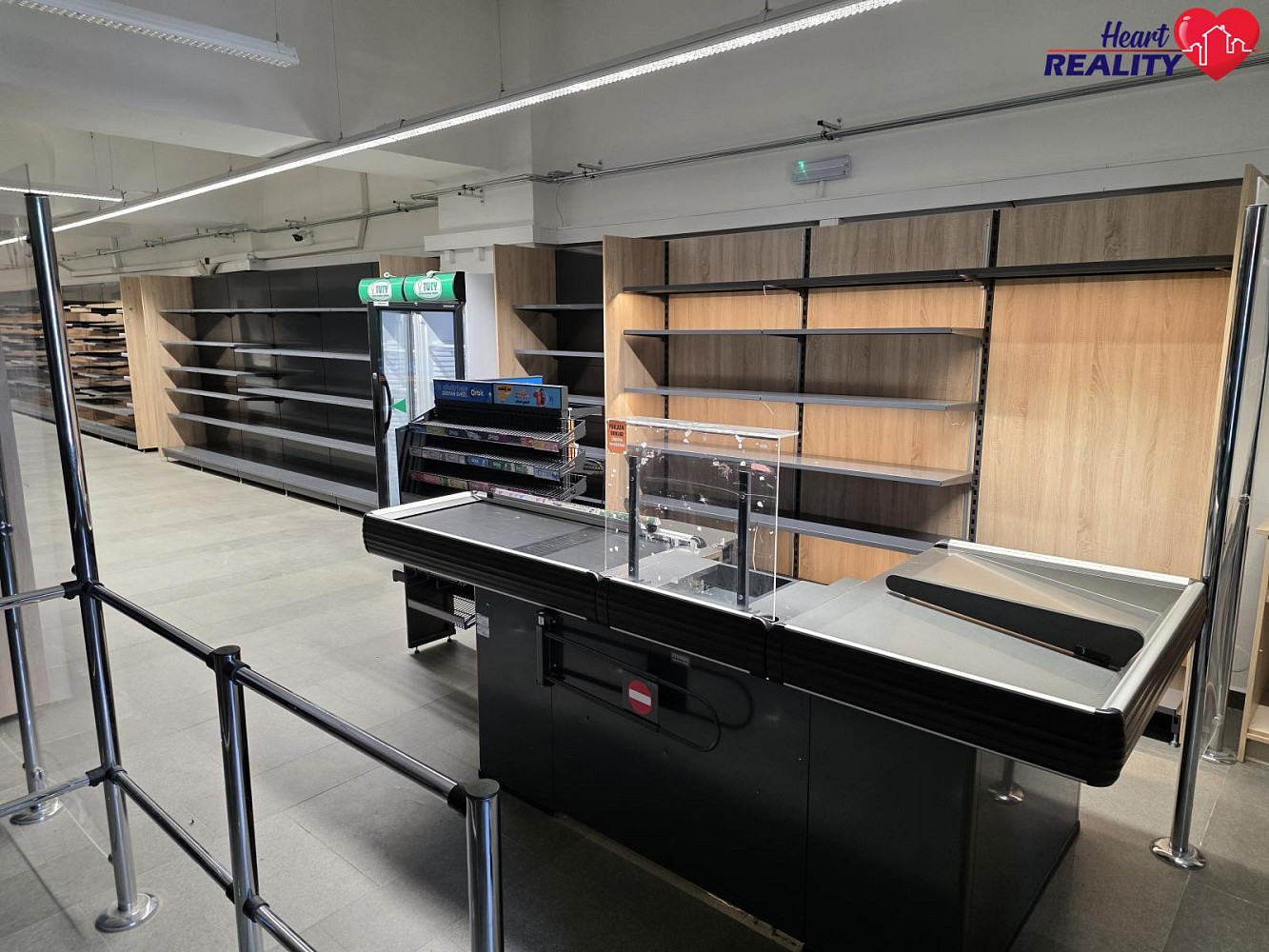 Pronájem obchodních prostor 198 m² – fotografie 2