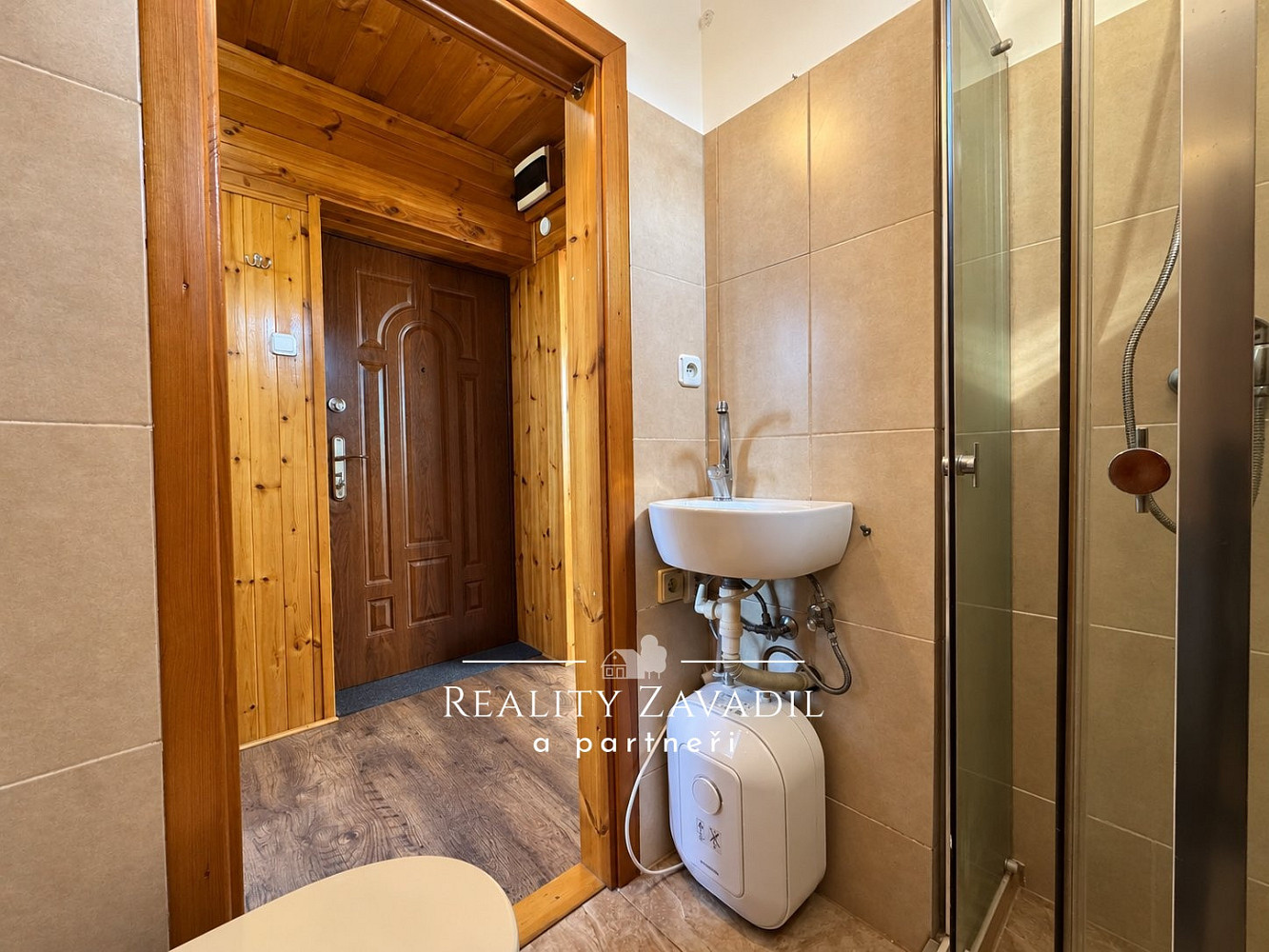 Pronájem bytu 1+1 55 m² – fotografie 3