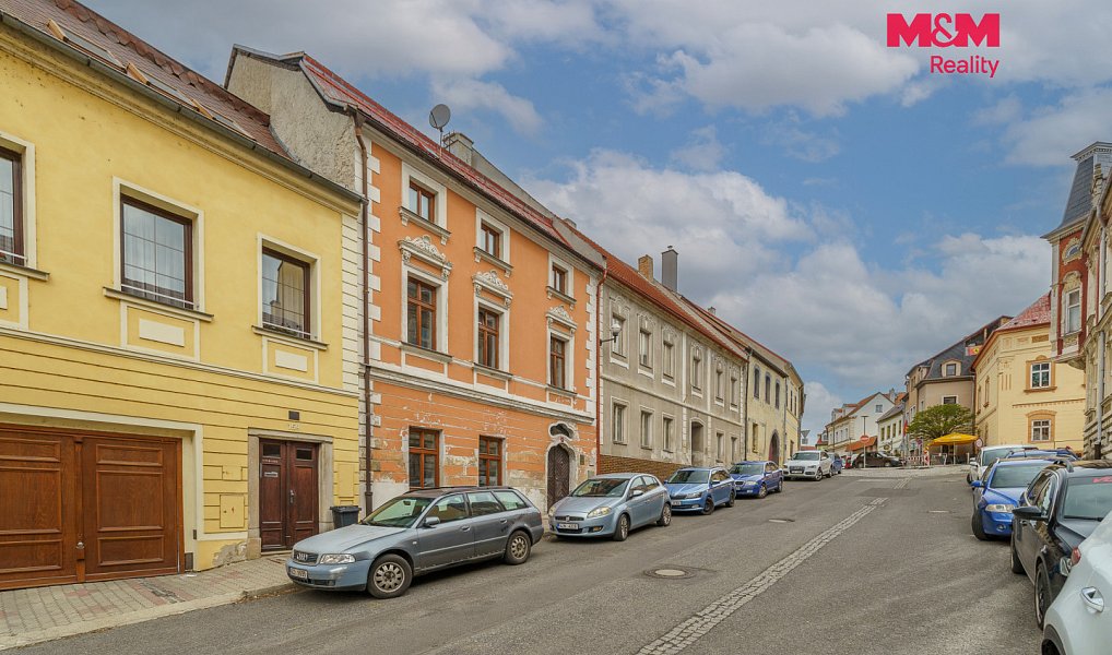 Prodej domu 260 m² s pozemkem 266 m², Kadaň – náhled fotky 2