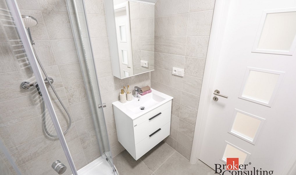 Pronájem bytu 3+1 79 m², Praha – náhled fotky 9