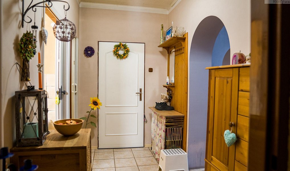 Prodej domu 291 m² s pozemkem 2 236 m², Dubí – náhled fotky 9