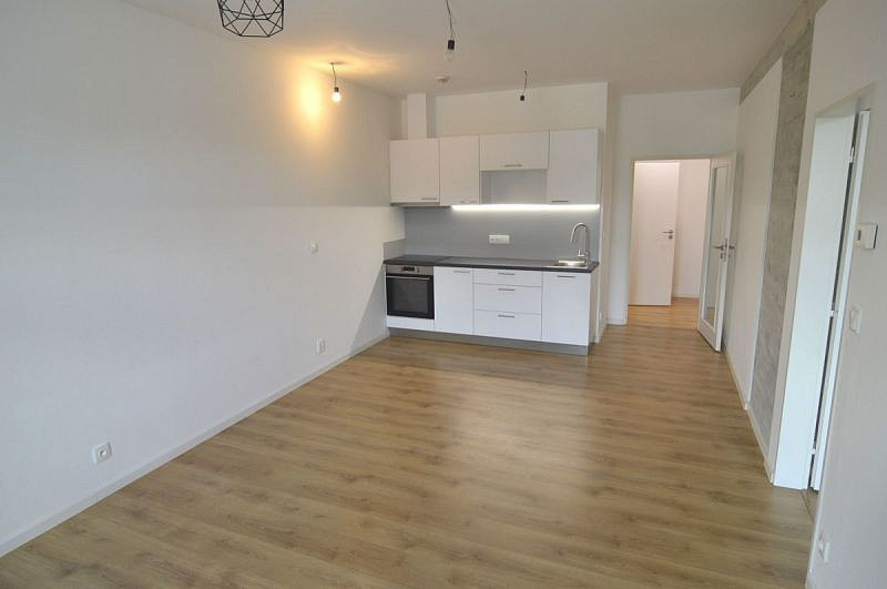 Pronájem bytu 2+kk 57 m² – fotografie 3