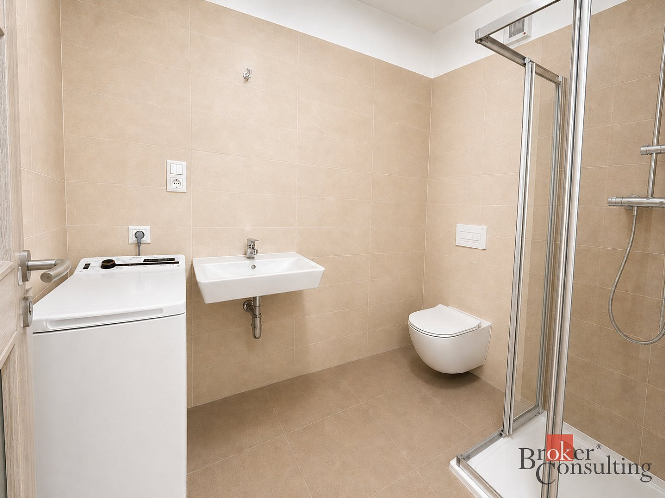 Pronájem bytu 1+kk 34 m² – fotografie 4