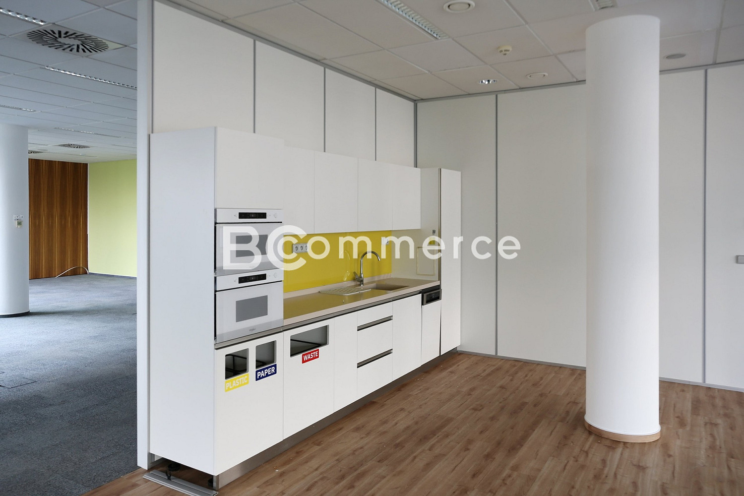 Pronájem kanceláře 379 m² – fotografie 4