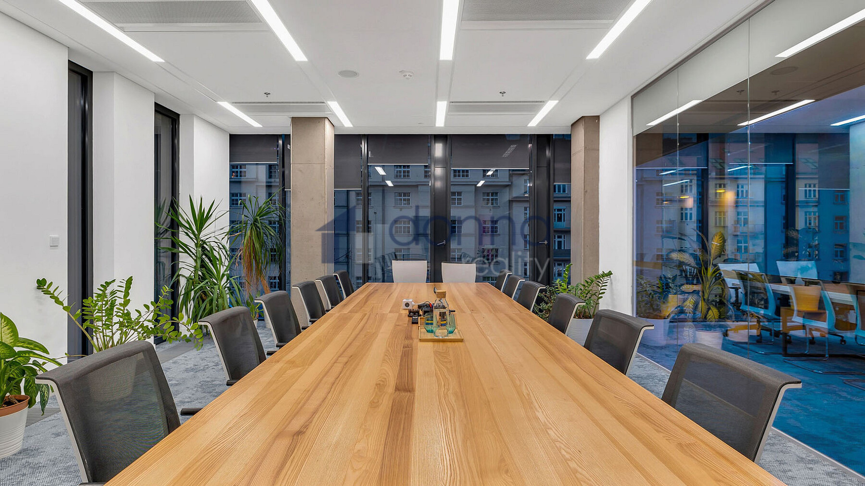 Pronájem kanceláře 520 m² – fotografie 5