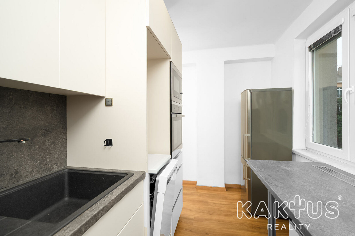 Pronájem bytu 2+1 56 m² – fotografie 2