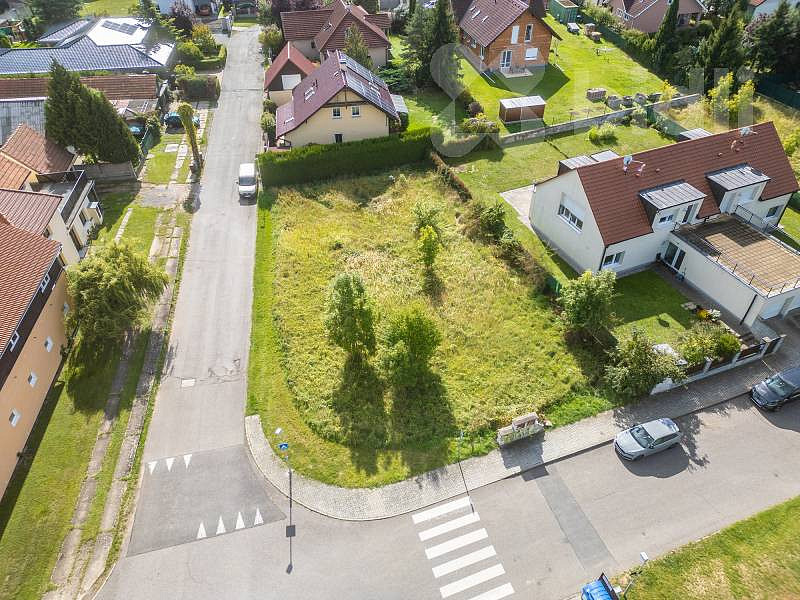 Prodej stavebního pozemku 784 m²