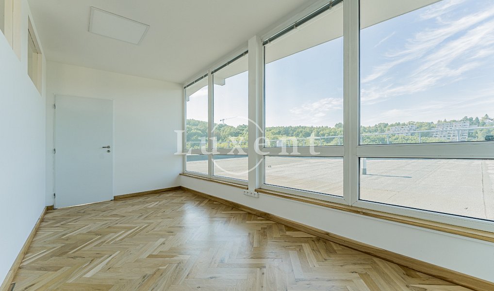 Pronájem kanceláře 257 m², Praha – náhled fotky 18