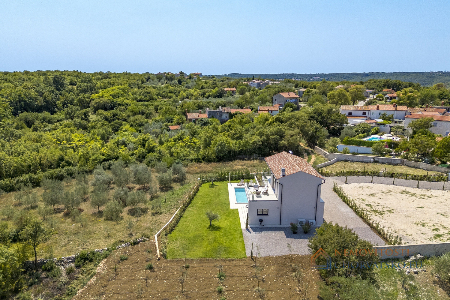 Prodej domu 111 m² s pozemkem 3 712 m² - Vista 4