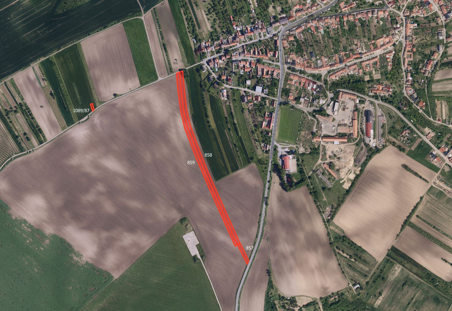 Prodej pole 7 360 m²
