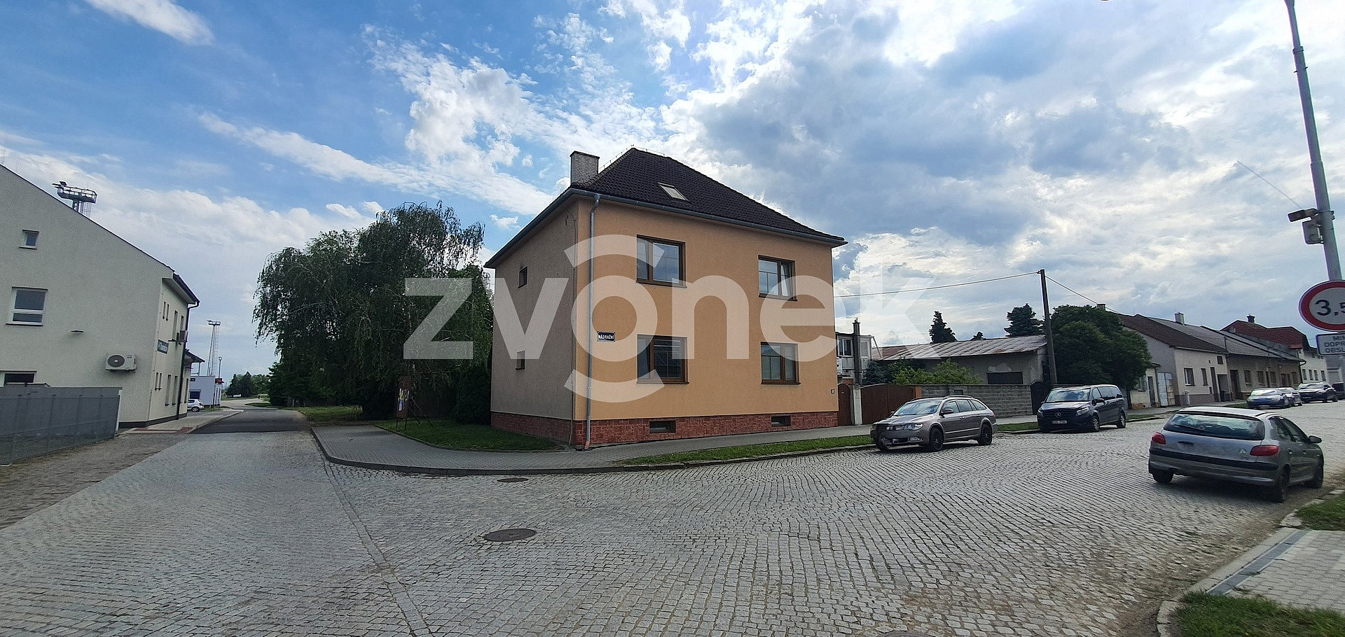 Prodej domu 250 m² s pozemkem 388 m²