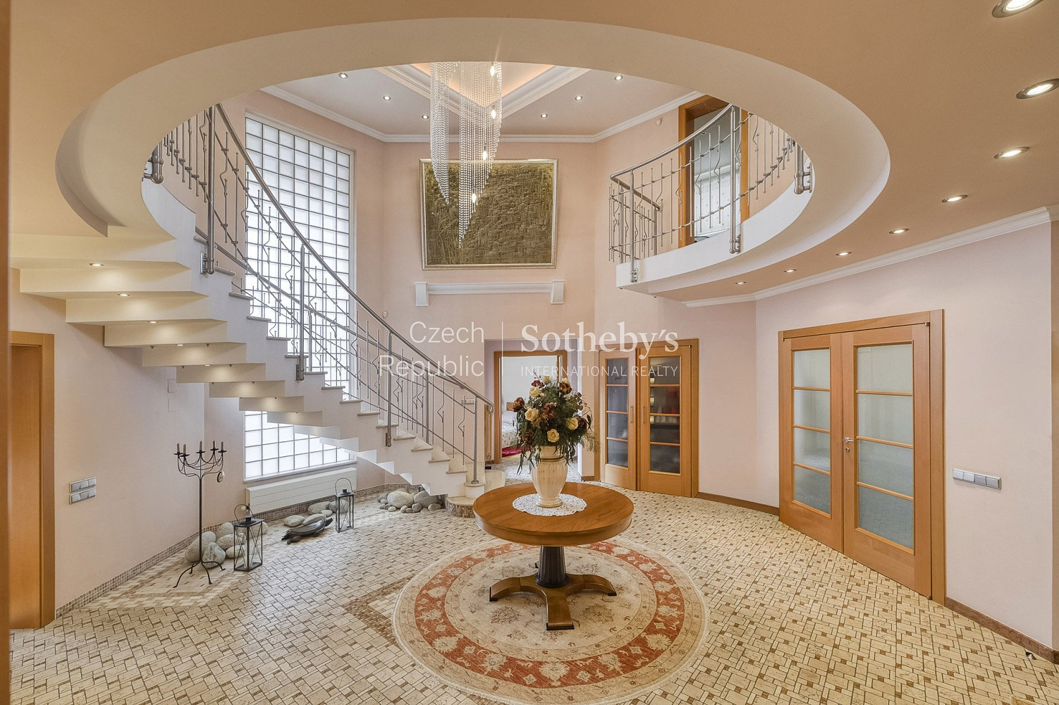 Prodej domu 645 m² s pozemkem 760 m² – fotografie 2