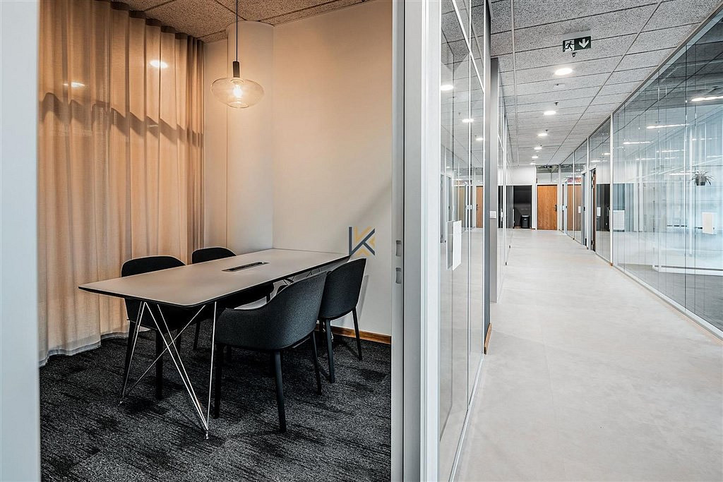 Pronájem kanceláře 734 m² — photo 5