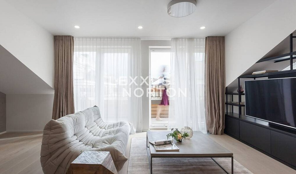 Pronájem bytu 2+kk 115 m², Praha – náhled fotky 4