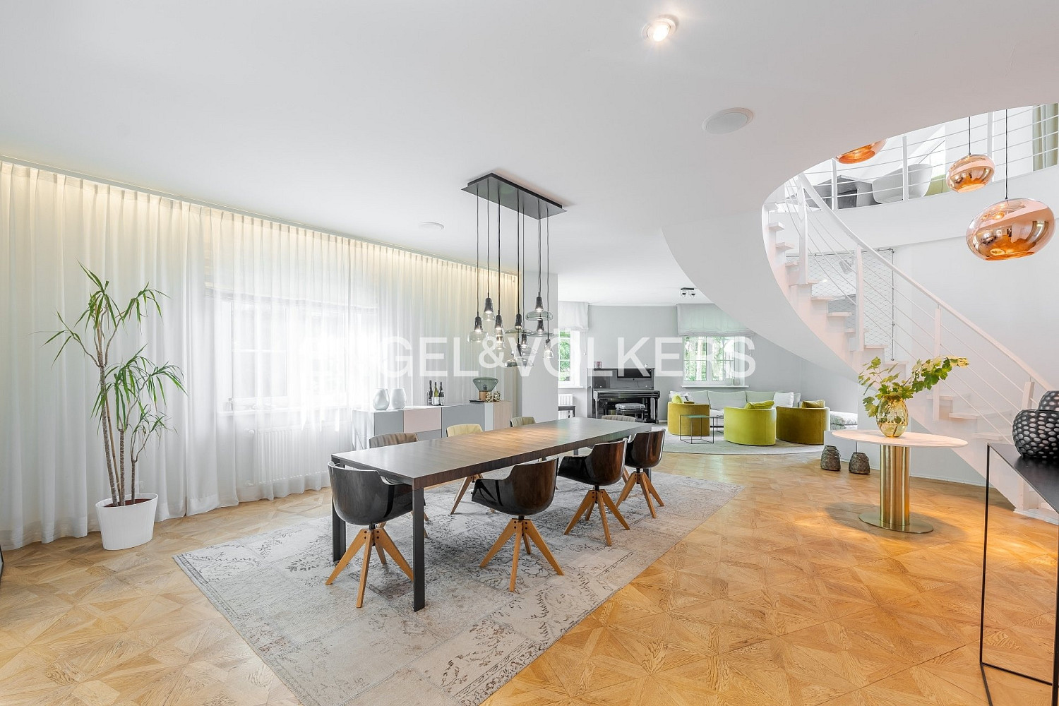 Pronájem domu 719 m² s pozemkem 4 308 m² — photo 2