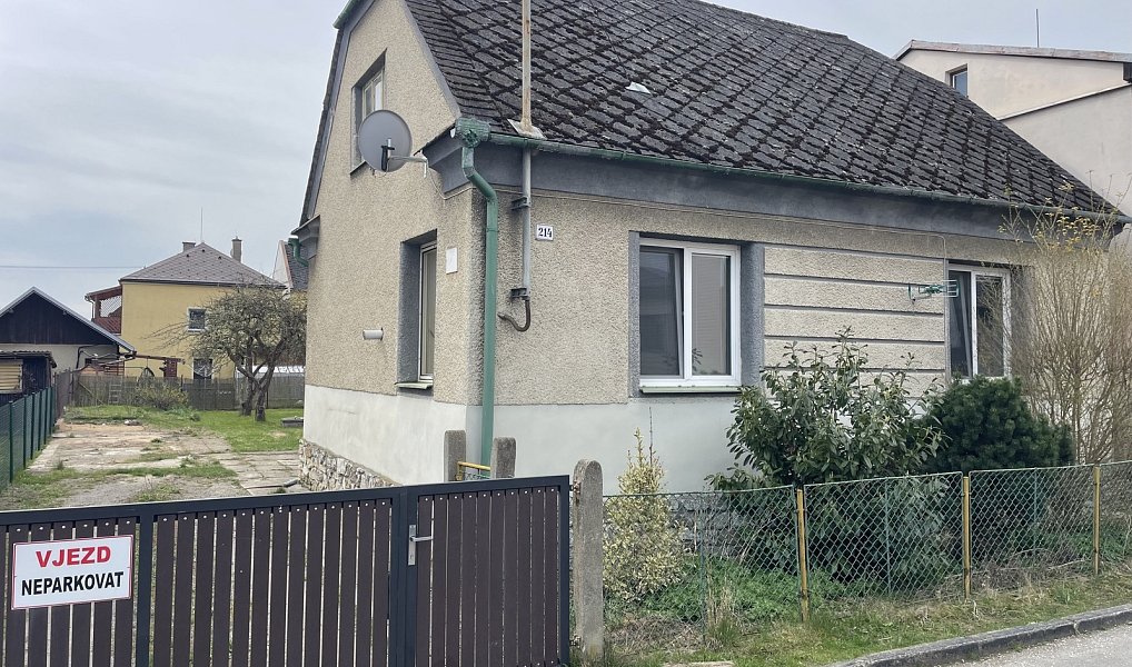 Prodej domu 143 m² s pozemkem 533 m², Leština – náhled fotky 2