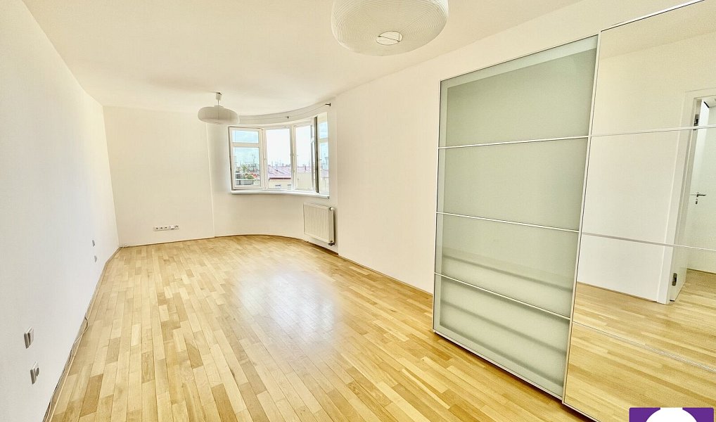 Prodej bytu 2+kk 72 m², Praha – náhled fotky 2