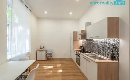 Pronájem bytu 3+kk 77 m²