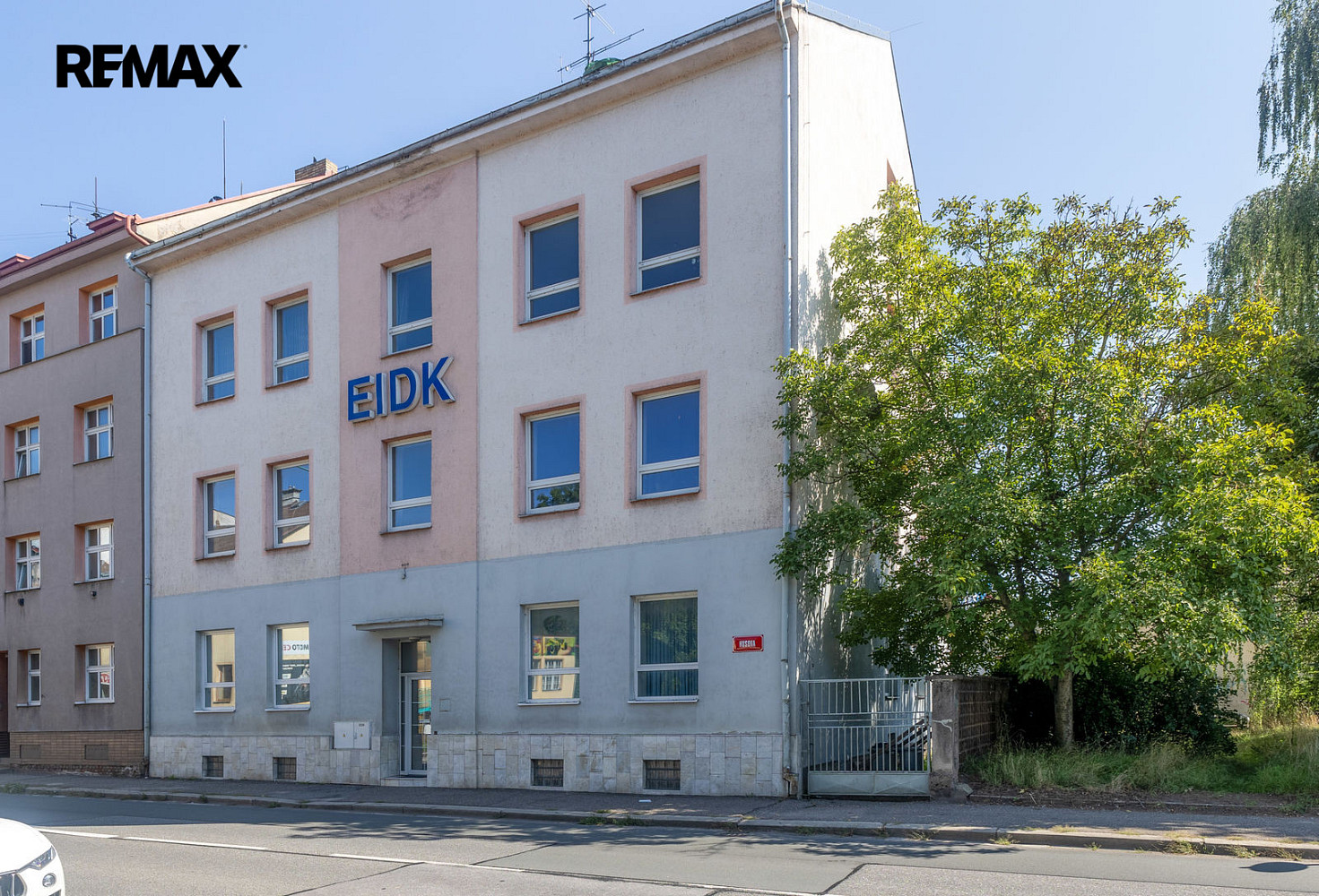 Prodej domu 700 m² s pozemkem 966 m²