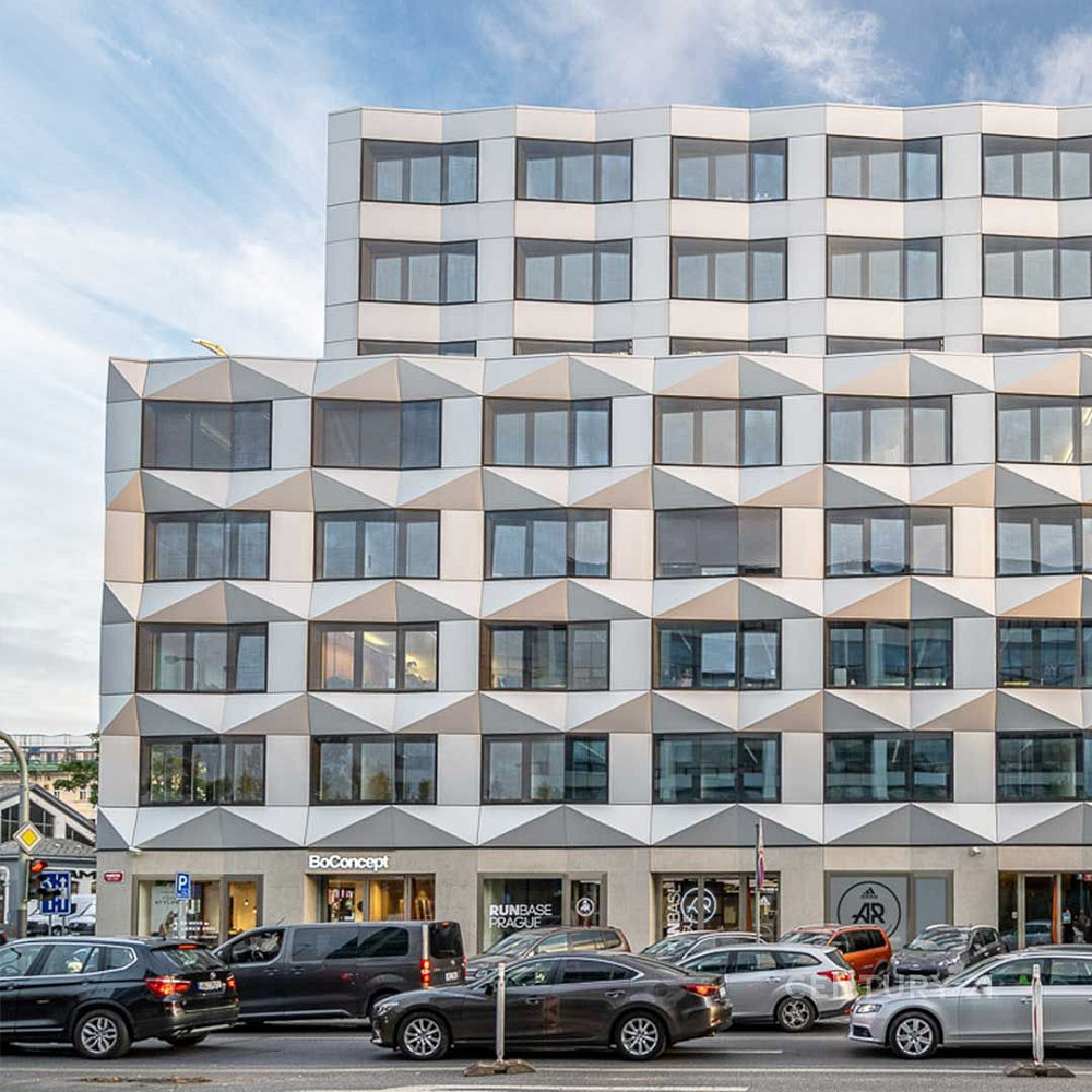 Pronájem kanceláře 253 m²