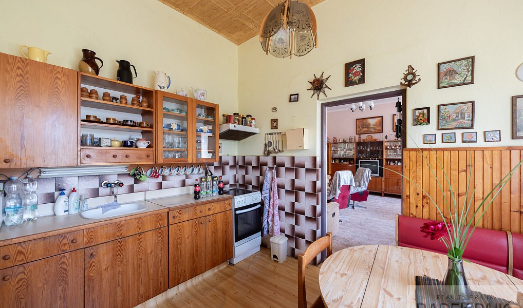 Prodej domu 218 m² s pozemkem 1 274 m², Dobrovice – náhled fotky 5
